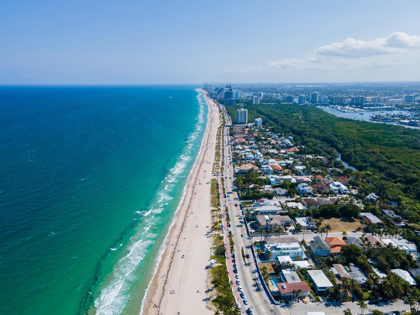 Aerial view of a coastal Fort Lauderdale neighborhood between the beach and the Intracoastal
